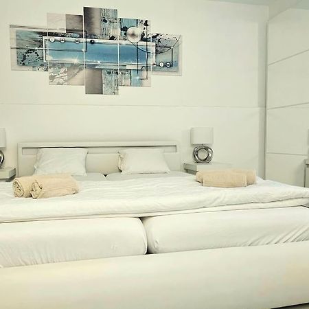 Idyllische Ferienwohnung In Bissone Esterno foto
