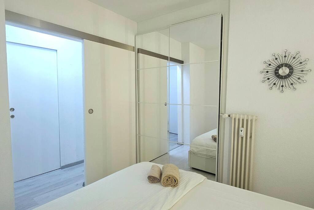 Idyllische Ferienwohnung In Bissone Esterno foto